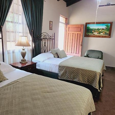 Camilas Hotel San Pedro Sula Ngoại thất bức ảnh