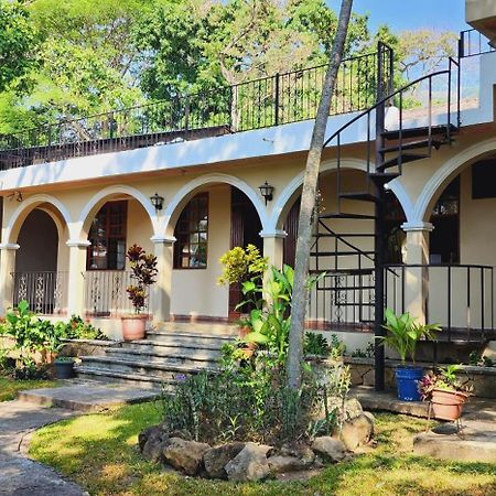 Camilas Hotel San Pedro Sula Ngoại thất bức ảnh