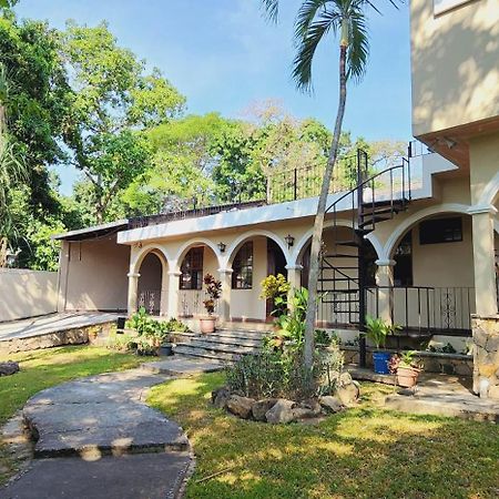 Camilas Hotel San Pedro Sula Ngoại thất bức ảnh