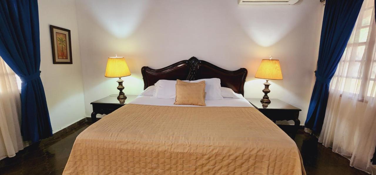 Camilas Hotel San Pedro Sula Ngoại thất bức ảnh