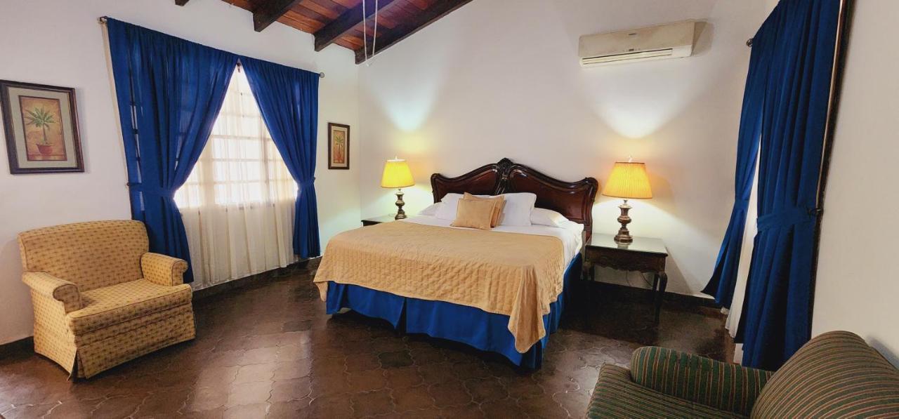 Camilas Hotel San Pedro Sula Ngoại thất bức ảnh
