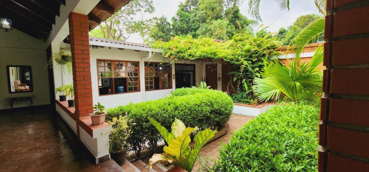 Camilas Hotel San Pedro Sula Ngoại thất bức ảnh