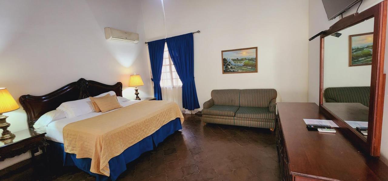 Camilas Hotel San Pedro Sula Ngoại thất bức ảnh