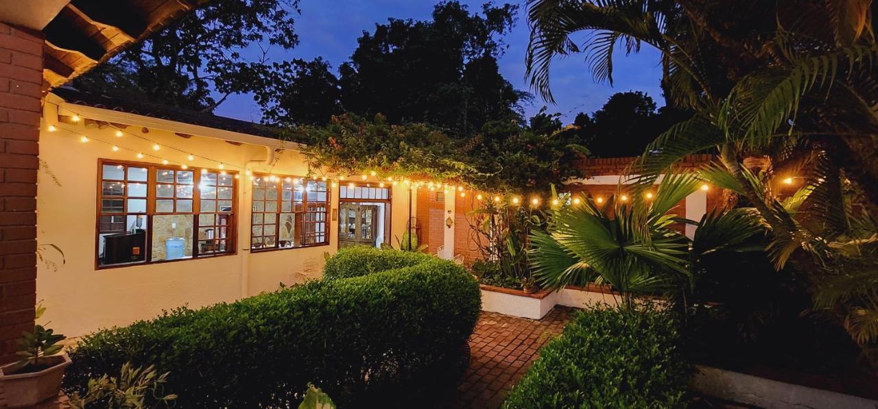 Camilas Hotel San Pedro Sula Ngoại thất bức ảnh