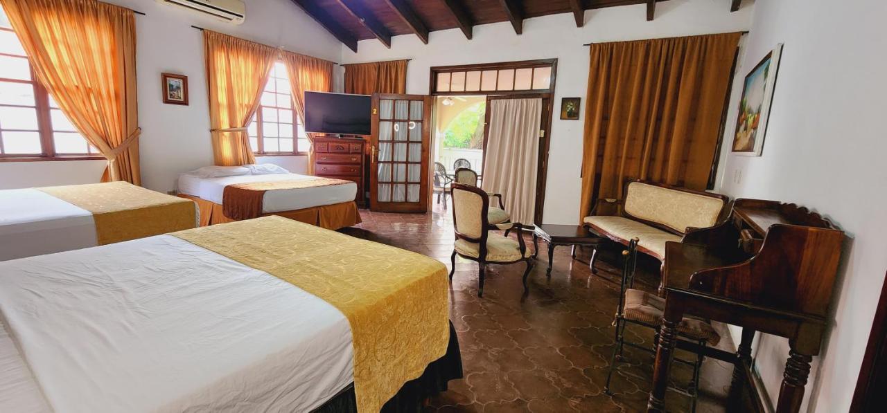 Camilas Hotel San Pedro Sula Ngoại thất bức ảnh