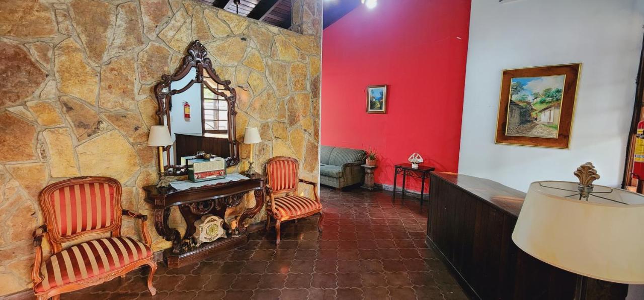 Camilas Hotel San Pedro Sula Ngoại thất bức ảnh