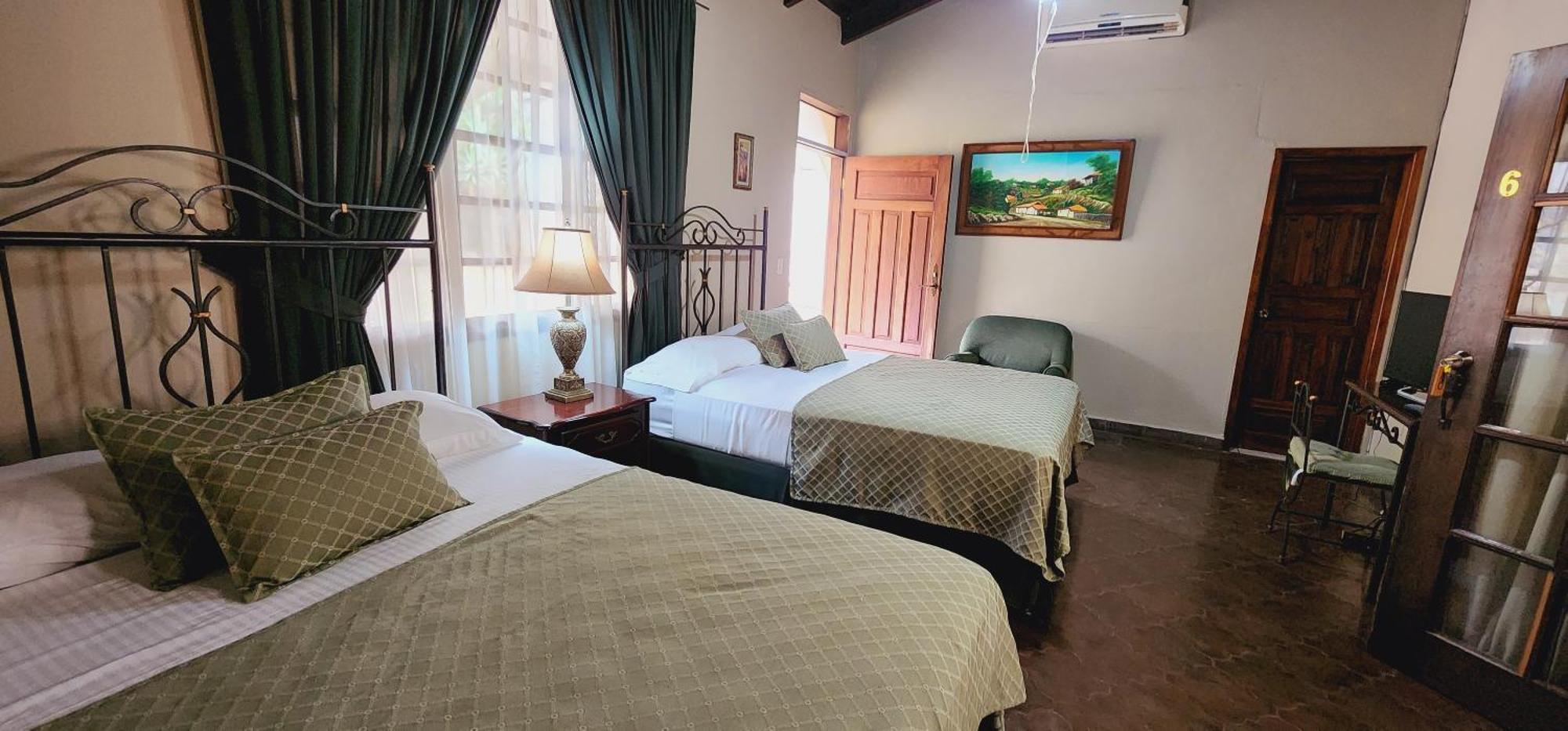 Camilas Hotel San Pedro Sula Ngoại thất bức ảnh